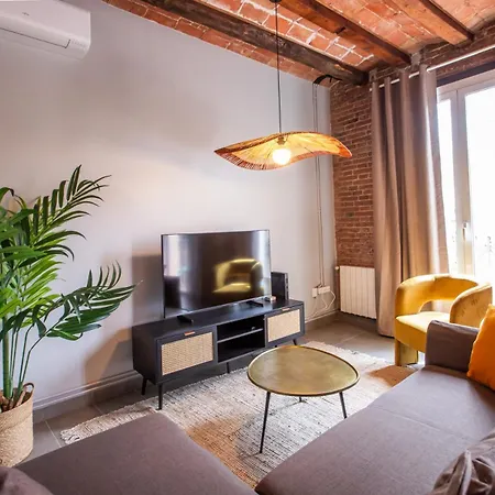 43mal1000-nice&bright 2br Flat Next To Sagrada Familia *